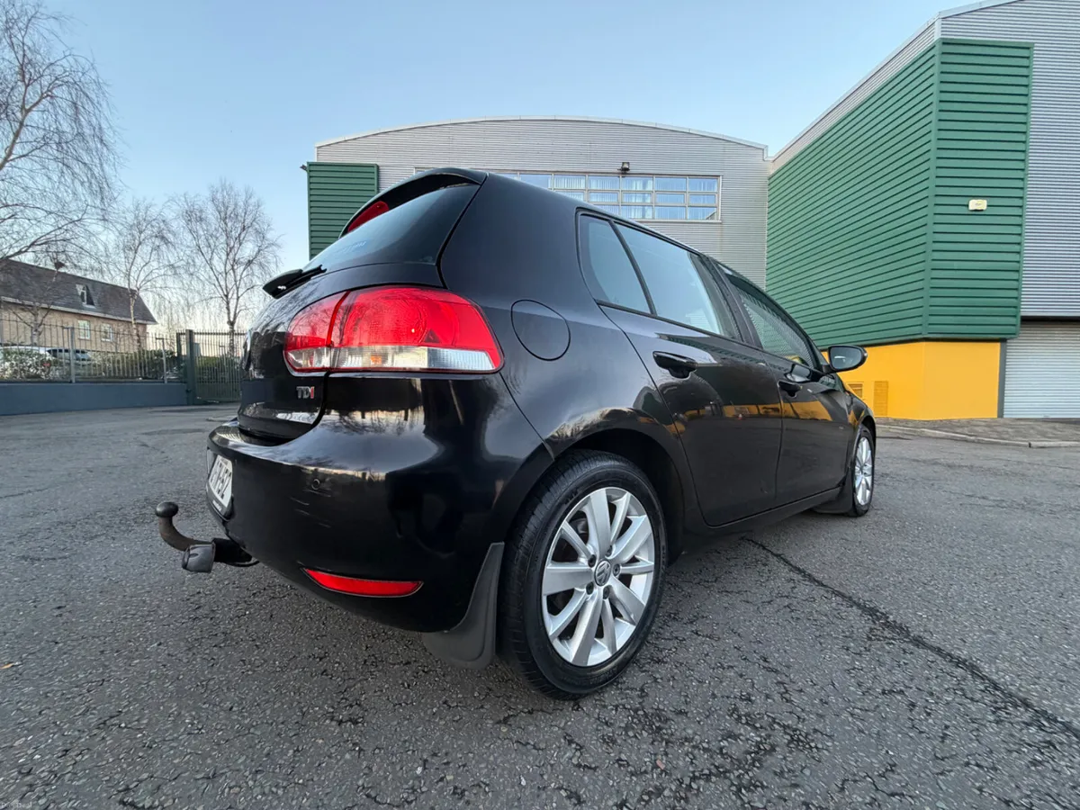Volkswagen Golf DSG  1.6 TDI Match - Image 4