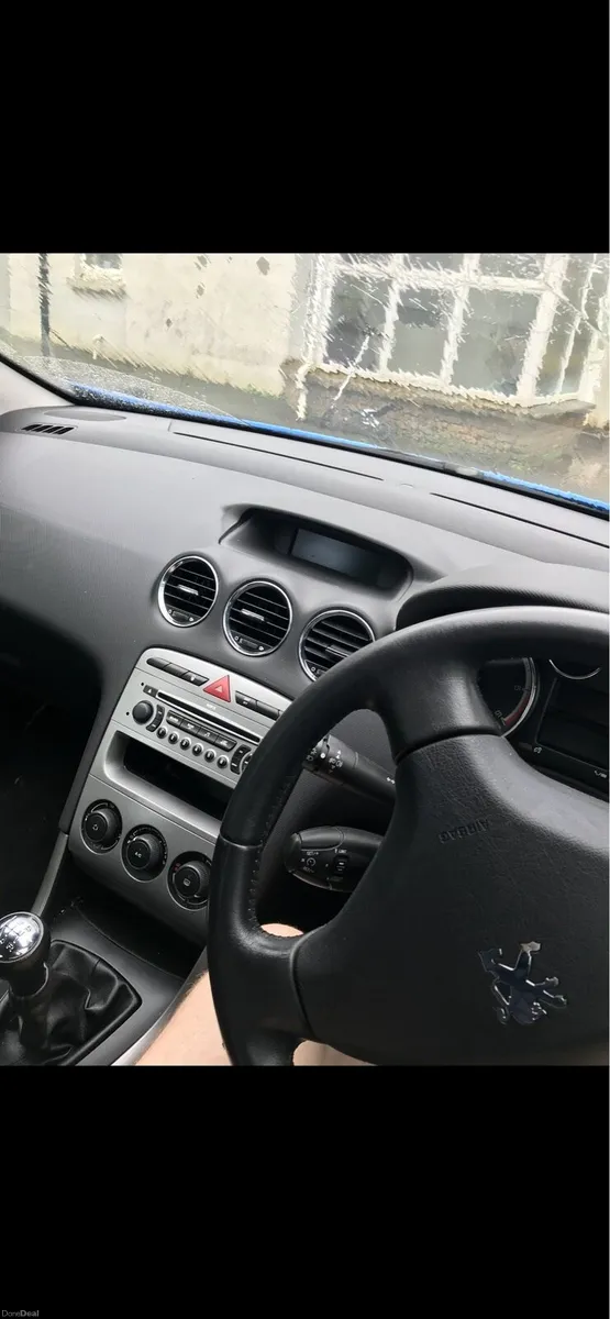 Peugeot 308 - Image 2