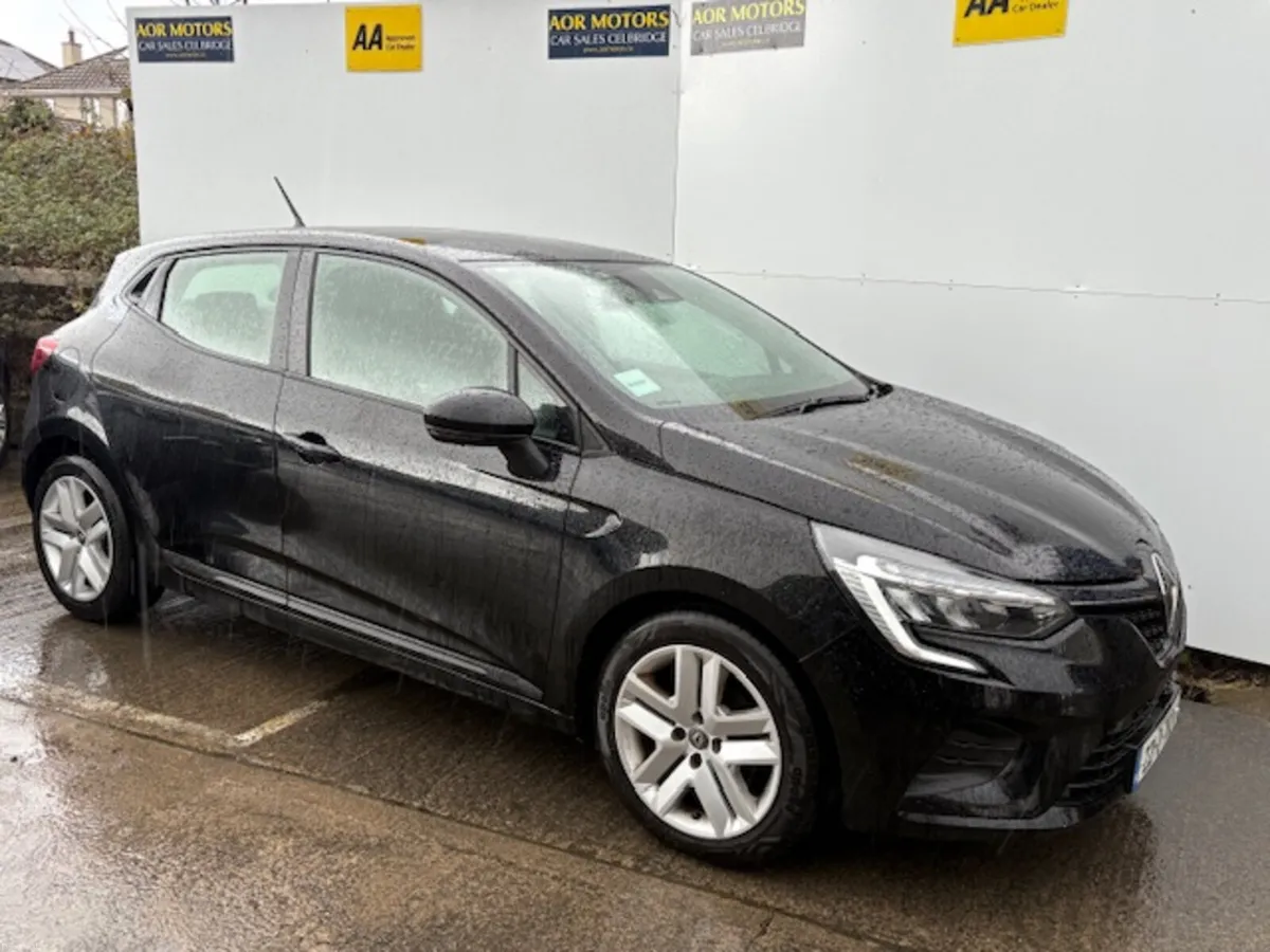 Renault Clio 2022 - Image 1