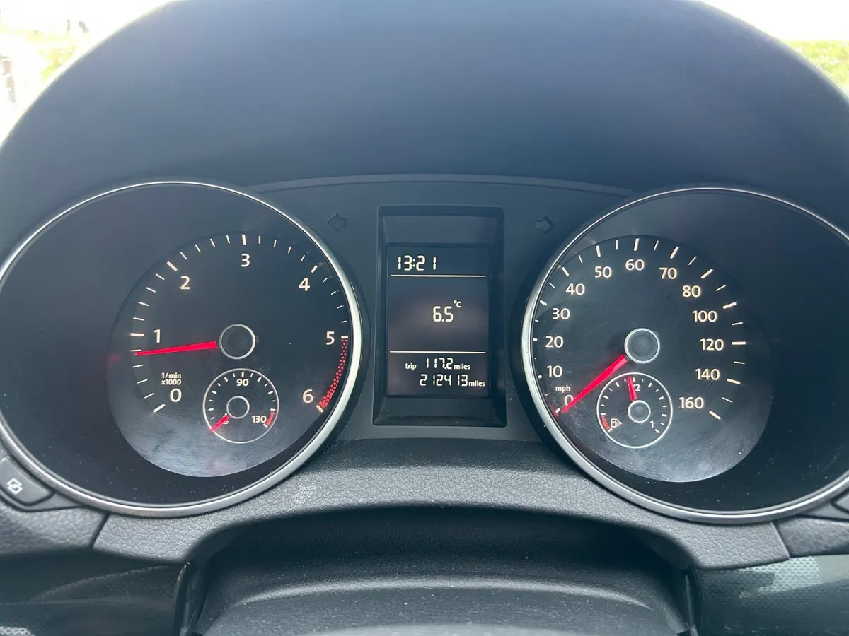 Volkswagen Golf 2009 - Image 3