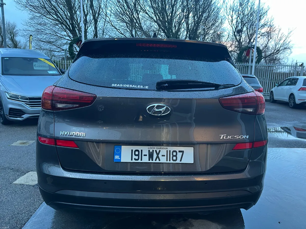 191 Hyundai Tuscon Executive petrol - Image 3