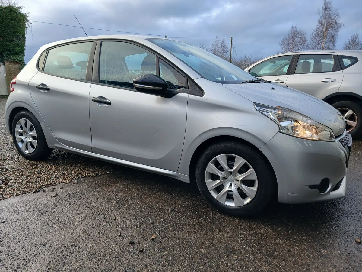 Peugeot 208 2013 1.0 petrol 5 door - Image 2