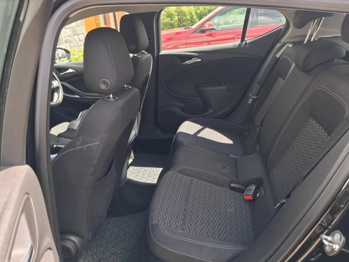 Vauxhall Astra 1.6L. NCT Pass till 2028 Black Top - Image 4