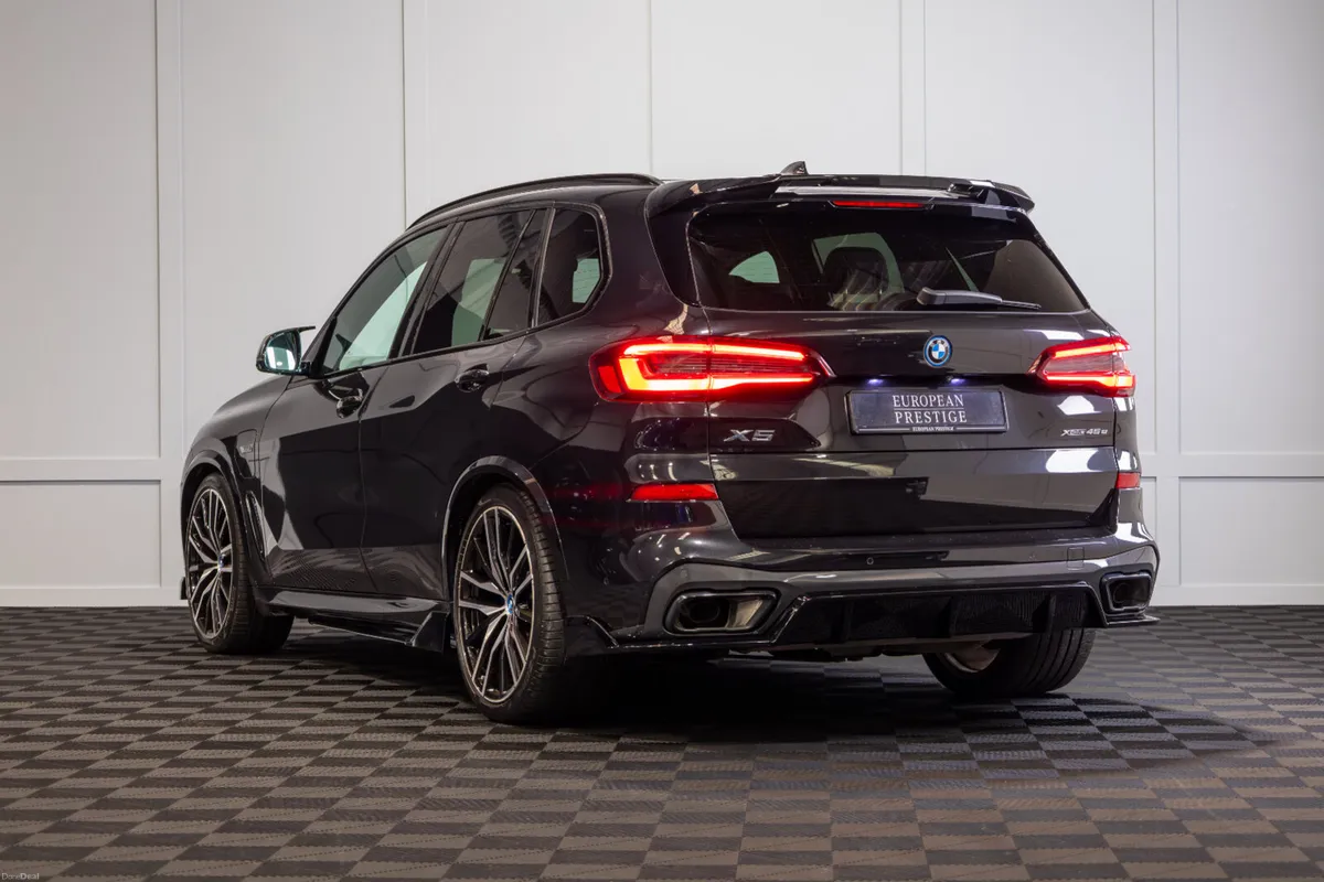 2022 BMW X5 X-Drive 45e M-Sport - Image 4