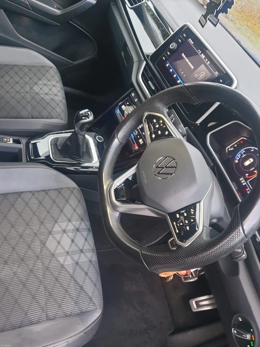 222 R line Volkswagen Troc high spec - Image 4