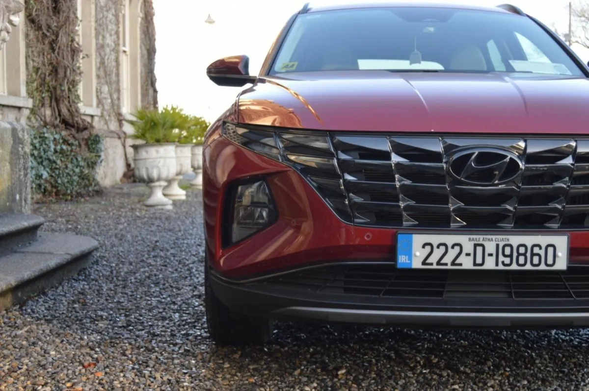 Hyundai Tucson 2WD Executive Plus HEV Auto - Image 2