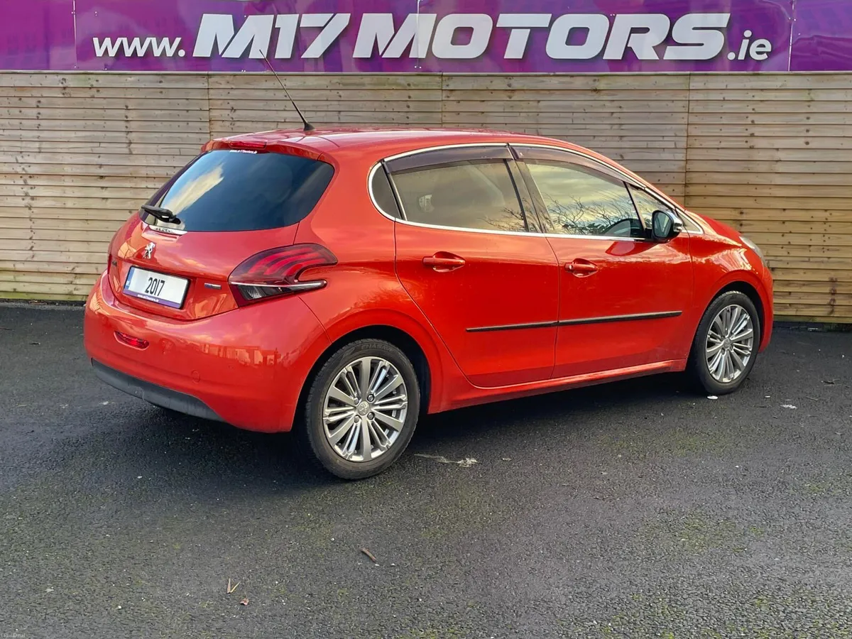 PEUGEOT 208 ALLURE! Low KMS - Image 4