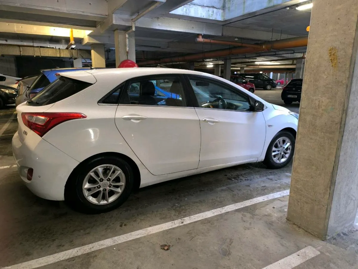 2015 Hyundai i30 - Image 2