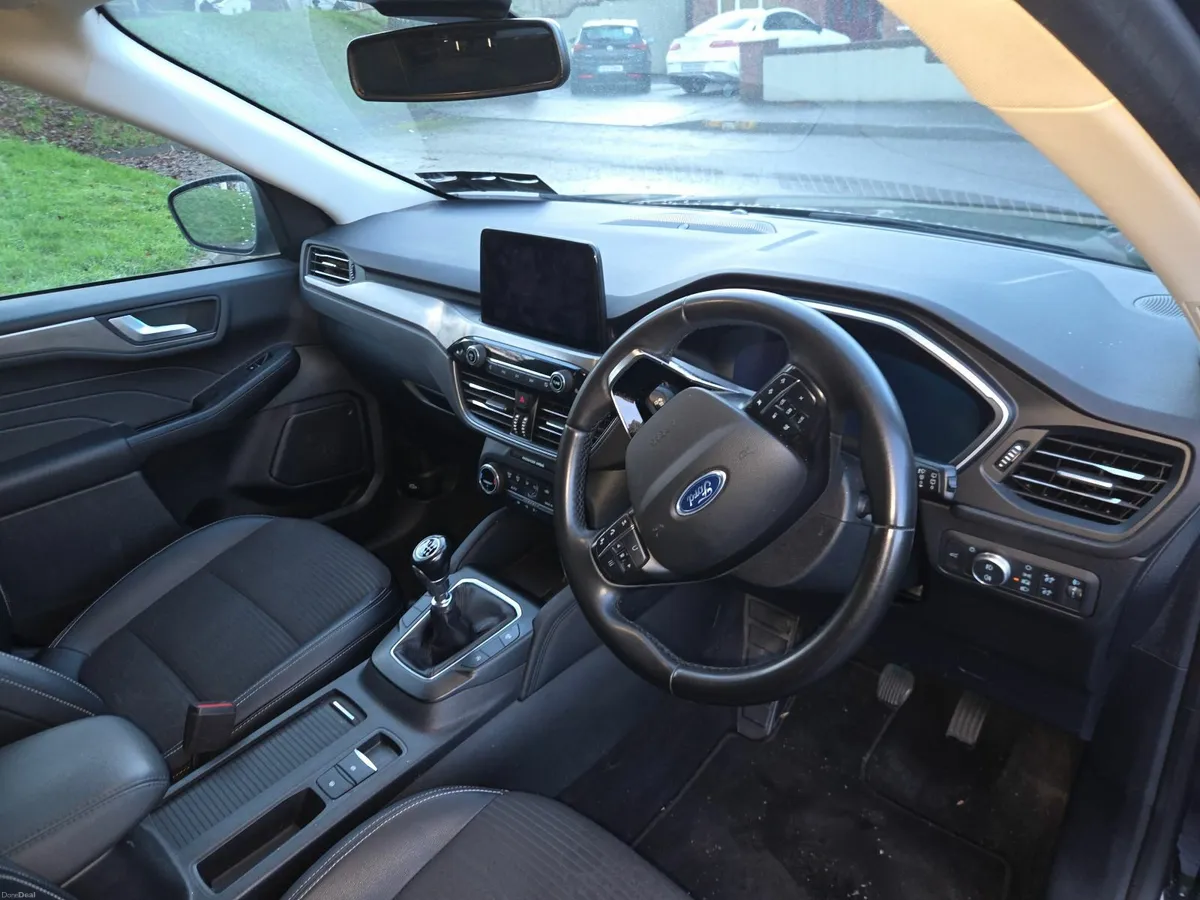 Ford Kuga 2022 - Image 2