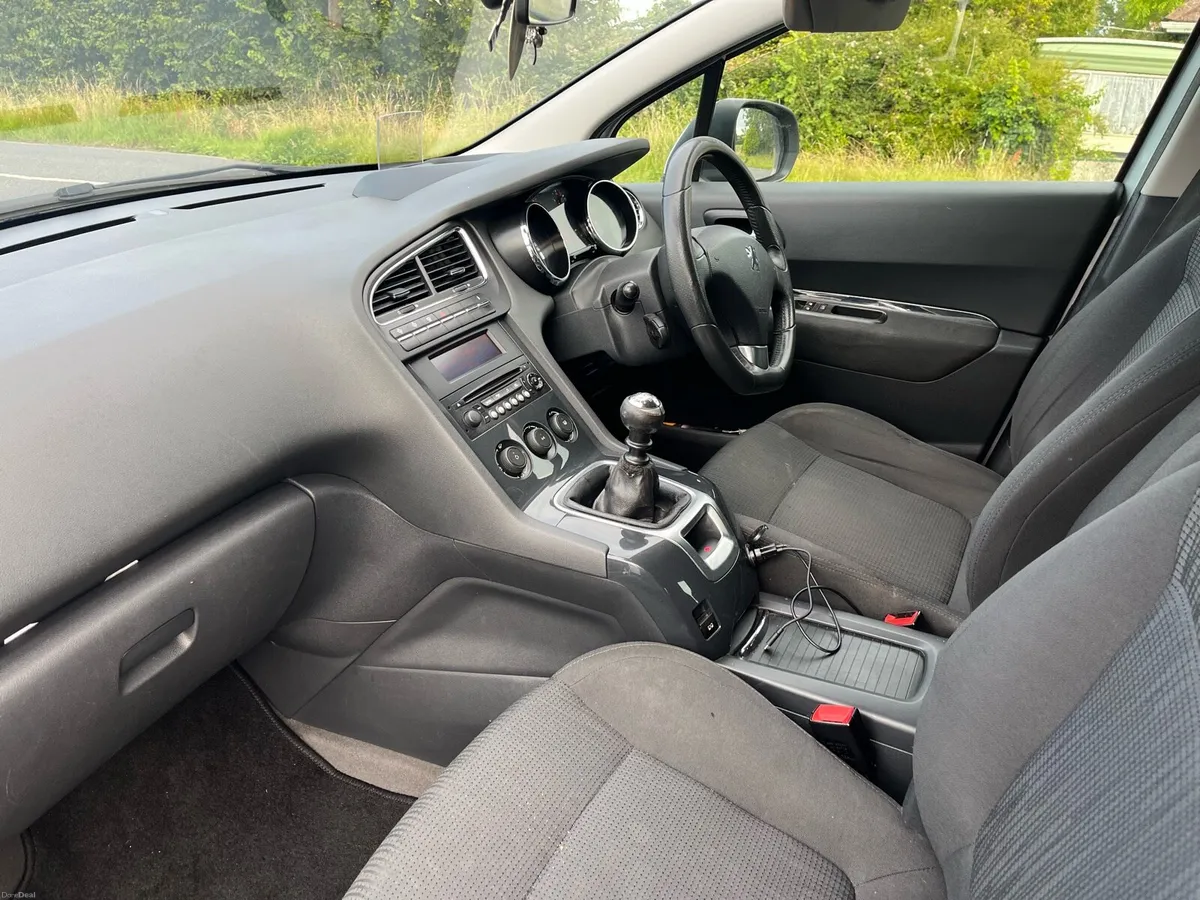 Peugeot 5008 family edition - Image 4