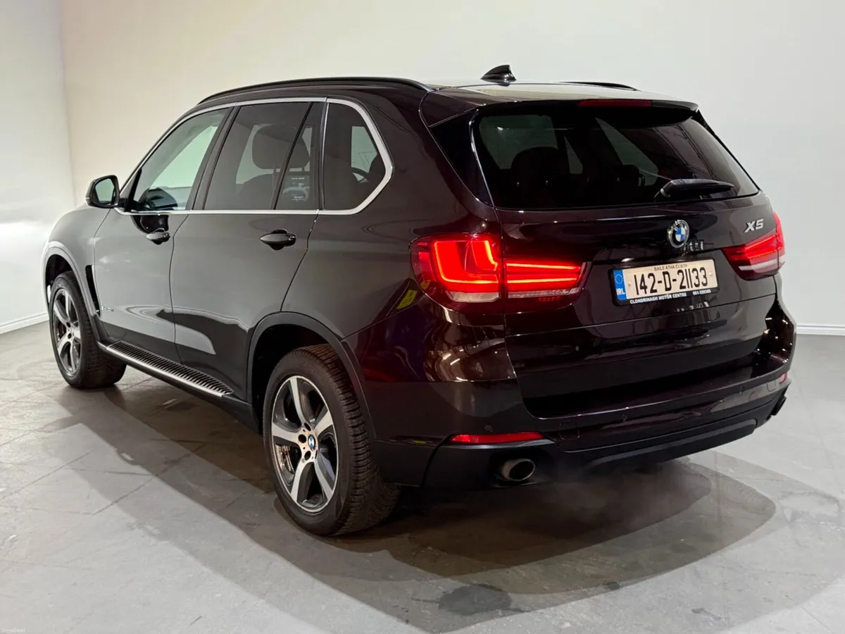 BMW X5 S Drive 25d SE 7-Seater,  Live TV pack - Image 3