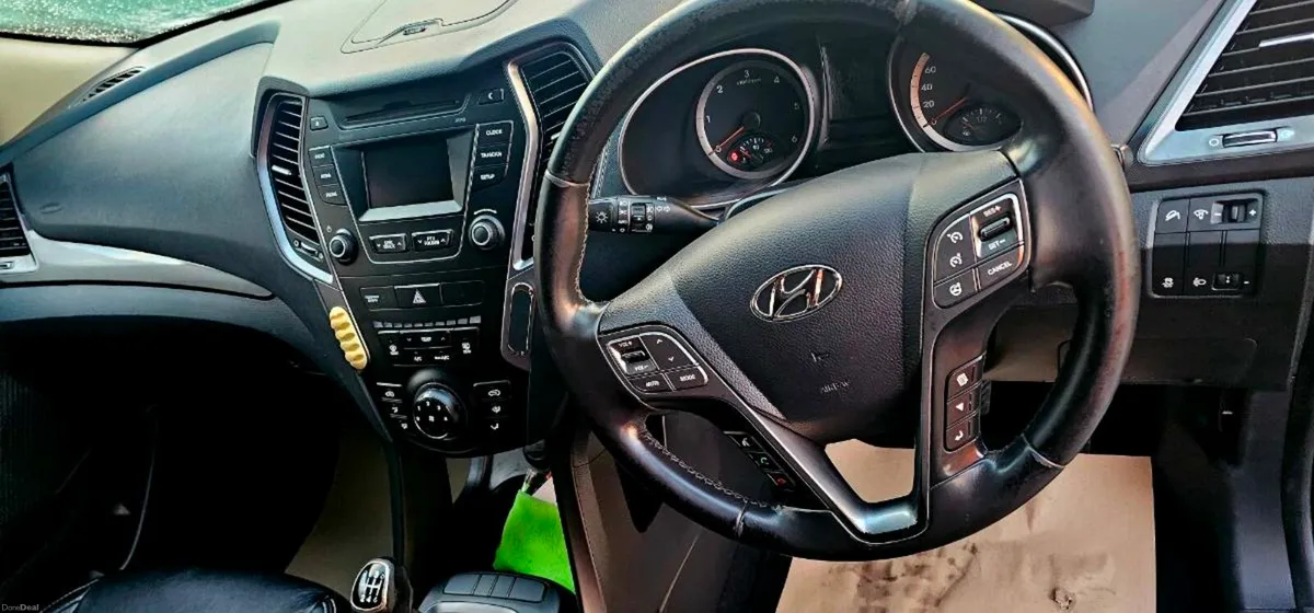 2013 Hyundai Santa Fe - Image 4