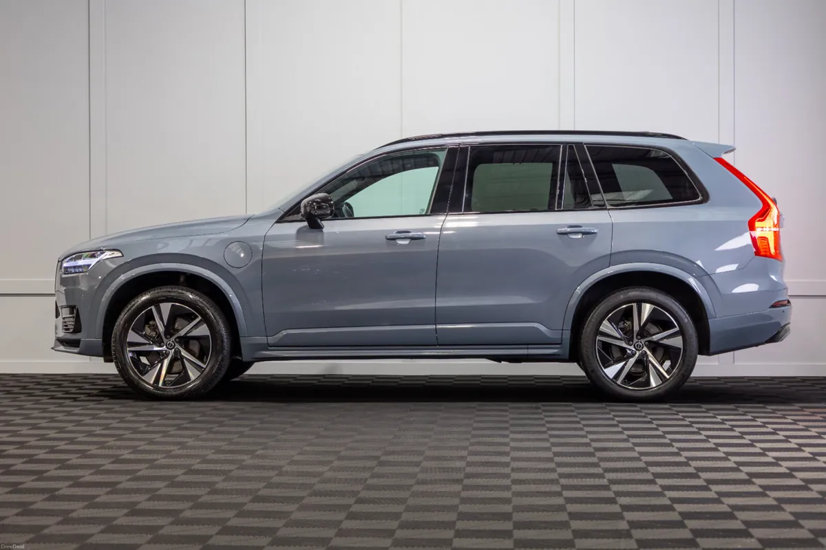 2022 Volvo XC90 T8 R-Design Pro Recharge 7 Seater - Image 3