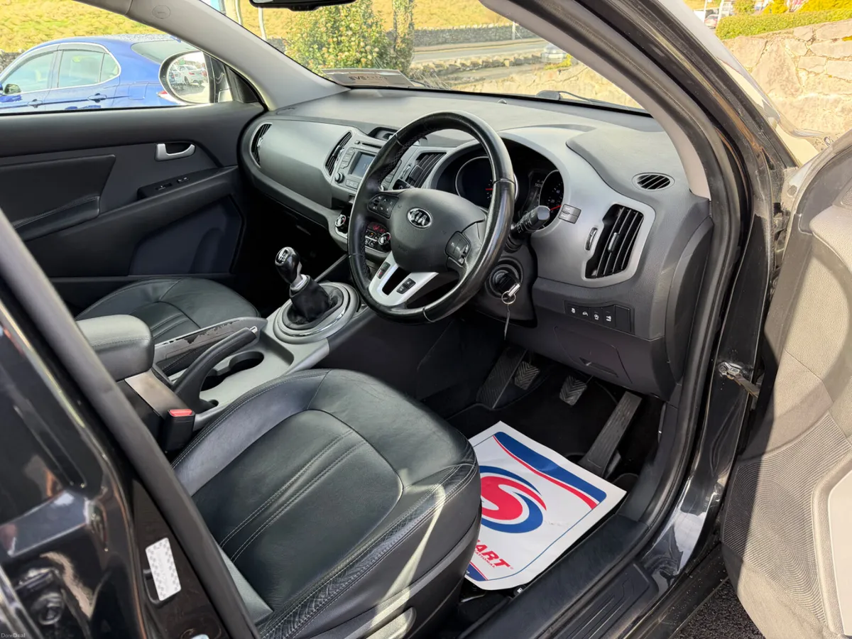 Sportage - panoramic roof - Top spec - Image 4