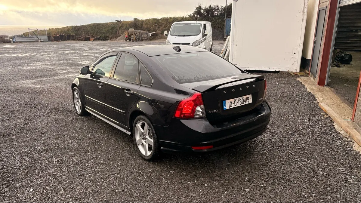 2010 Volvo s49 - Image 2