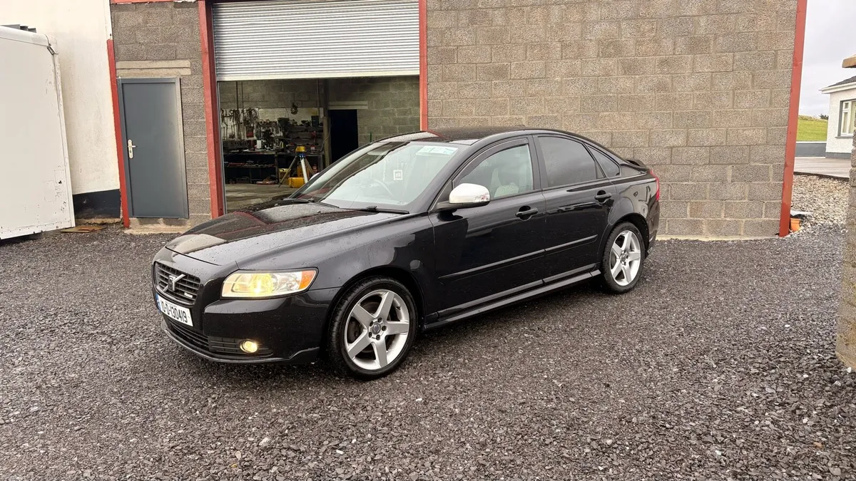 2010 Volvo s40 - Image 3