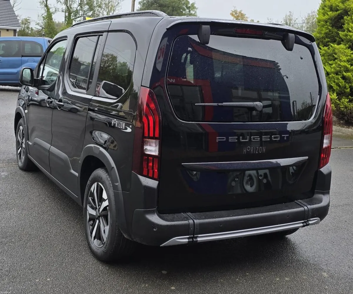 Wheelchair Taxi Peugeot Rifter - Image 6