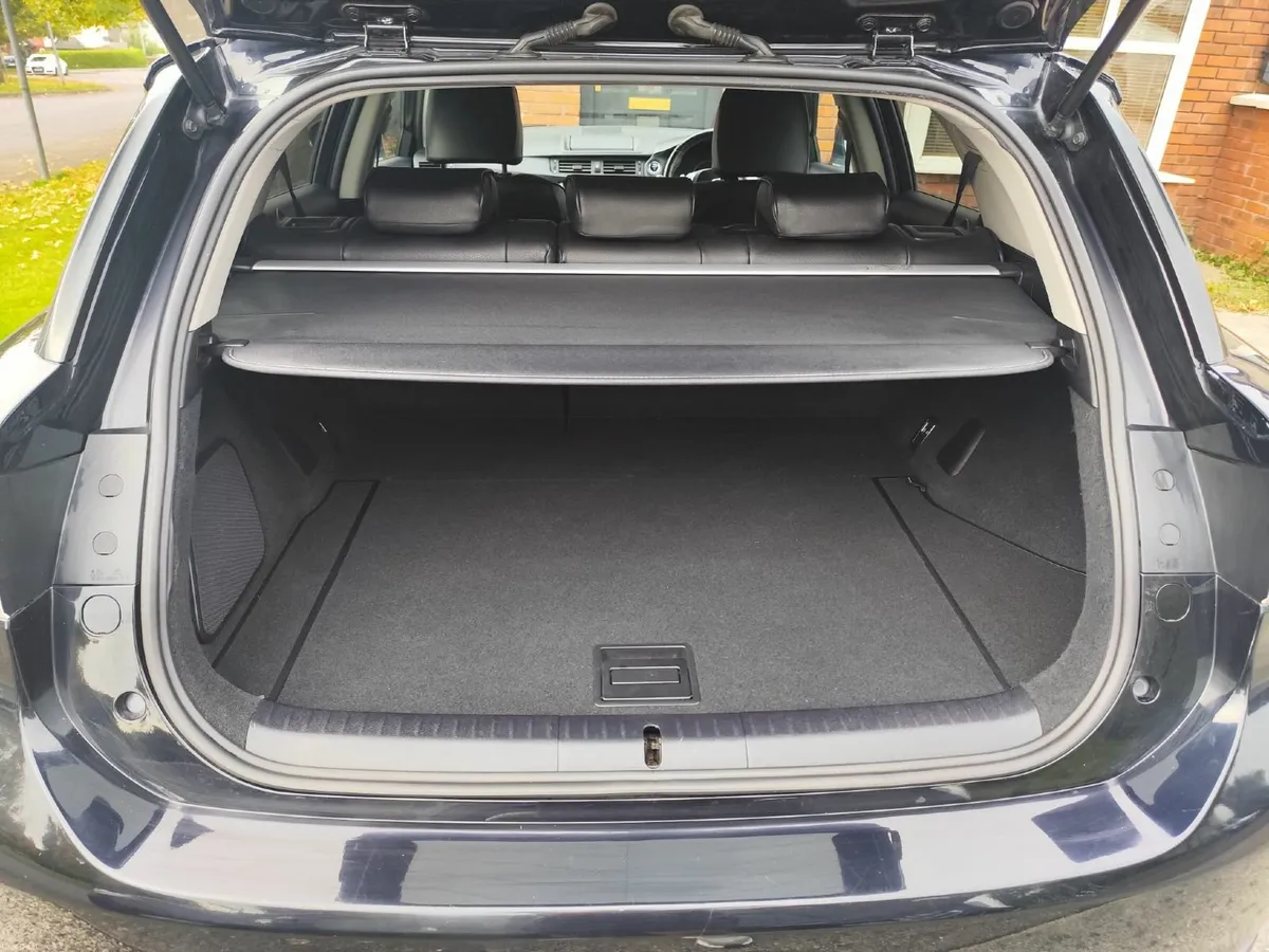 Lexus CT 2012 - Image 3