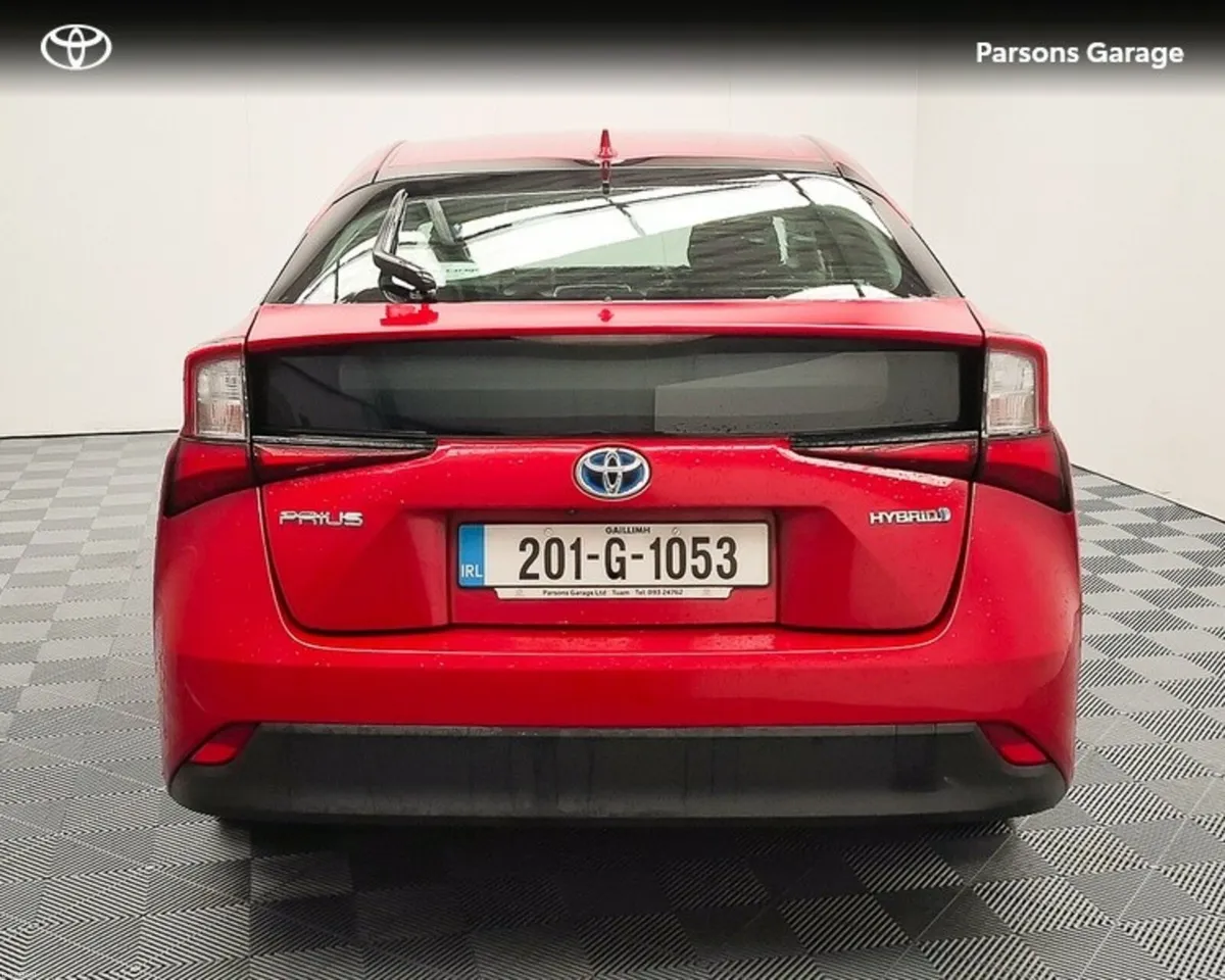 Toyota Prius PRIUS LUXURY - Image 4