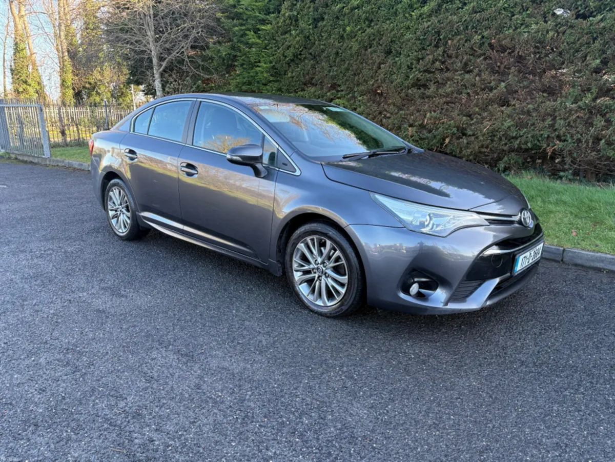 Toyota Avensis 1.6 D LUNA NAV 4DR - Image 1