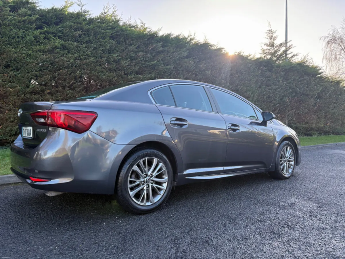 Toyota Avensis 1.6 D LUNA NAV 4DR - Image 4