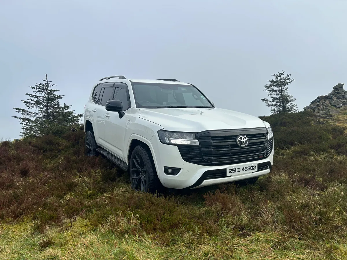 2025 2-Seater Toyota Landcruiser LC300 XR SPORT - Image 4