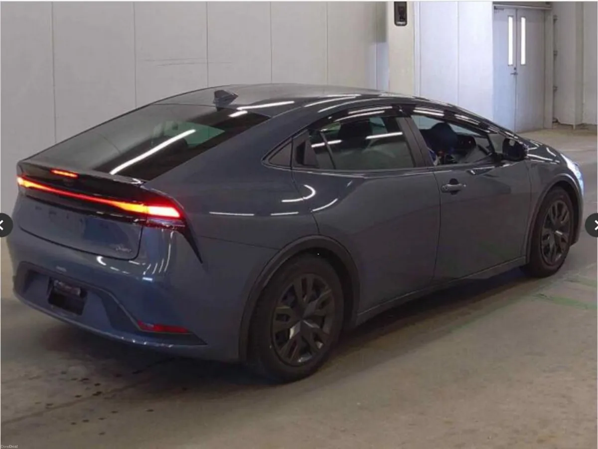 Toyota Prius COMING SOON // BLUETOOTH // METALLIC - Image 3