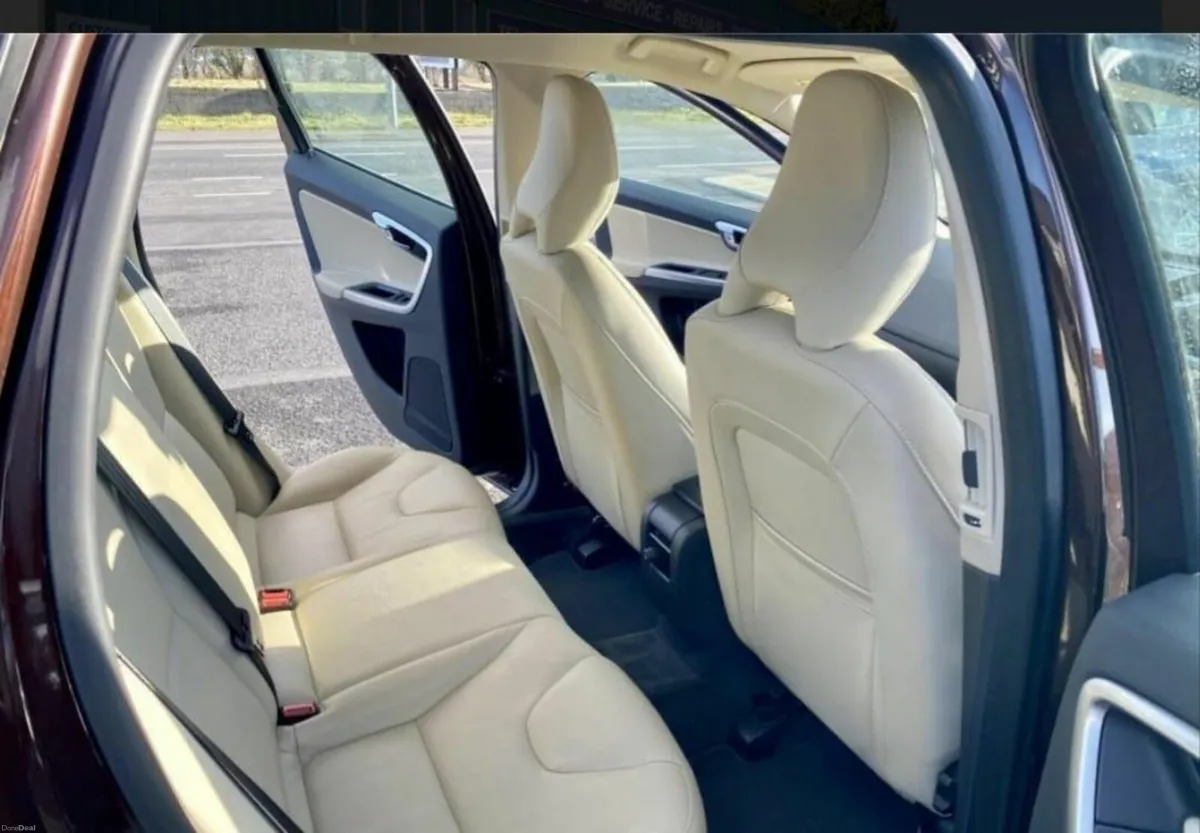 Volvo XC60 2017 - Image 3