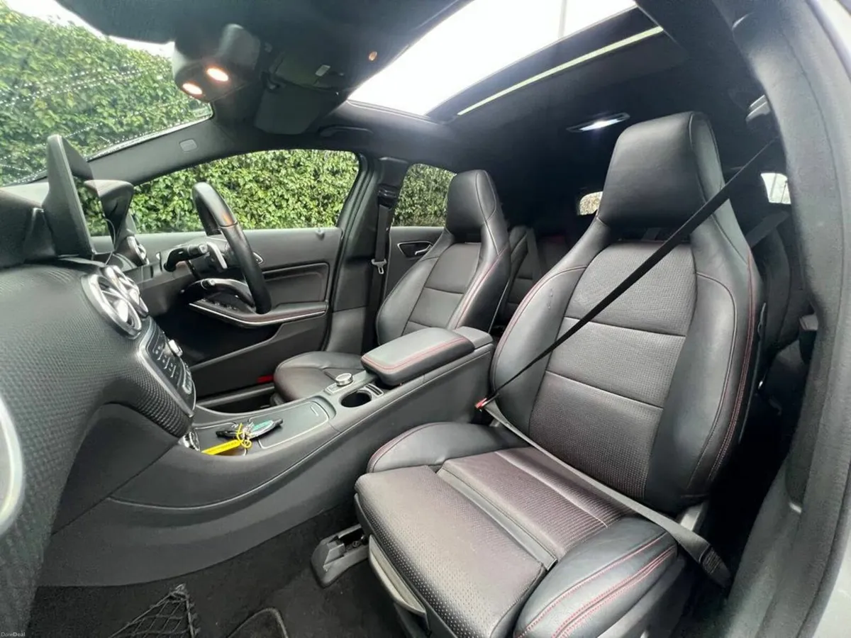 Mercedes-Benz A-Class A180 AMG-LINE 1.6 AUTO // OP - Image 2