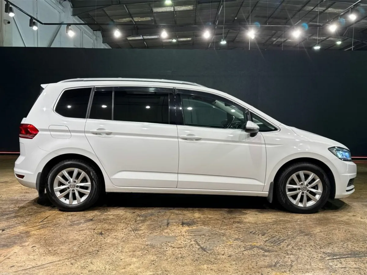 Volkswagen Touran 1.4 AUTOMATIC - Image 3
