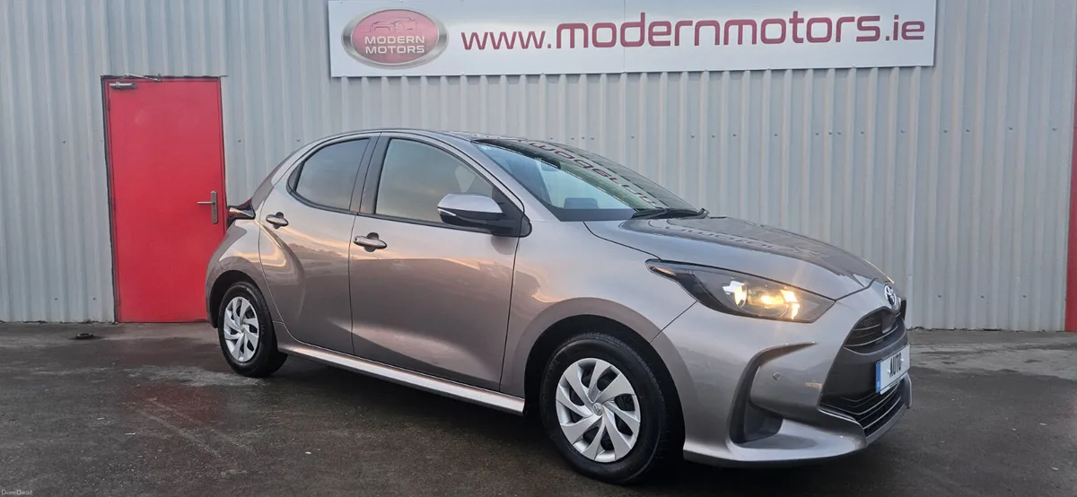 toyota yaris automatic 1.5 hybrid/petrol new model - Image 1
