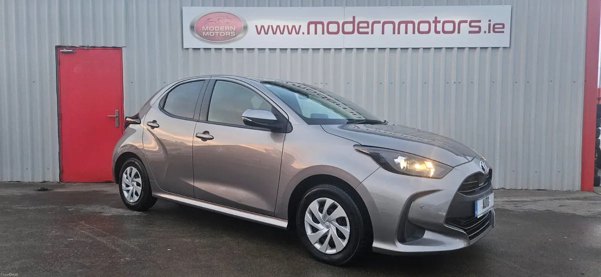 toyota yaris automatic 1.5 hybrid/petrol new model - Image 3
