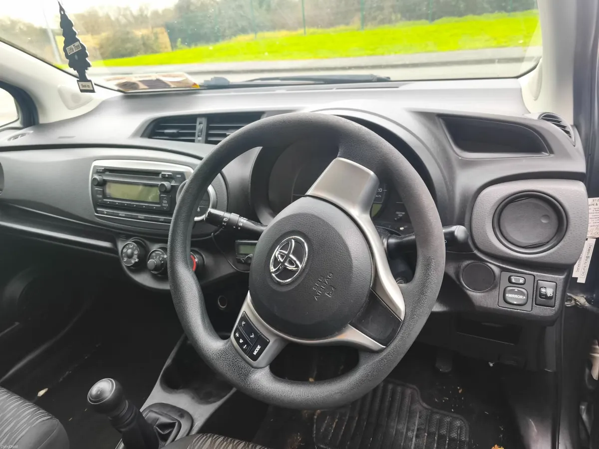 Spotless toyota Yaris 2012 - Image 3