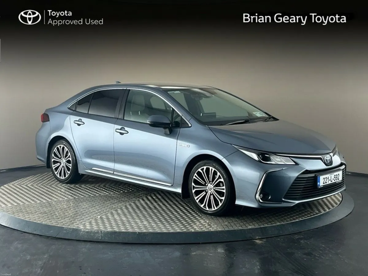 Toyota Corolla HYBRID LUNA SPORT SALOON - Image 1
