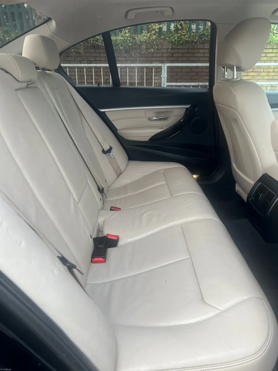 BMW 3-Series 2017 - Image 3