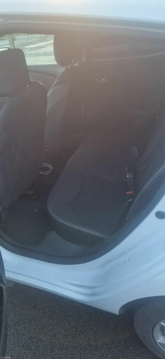 Renault Clio 2015 - Image 4