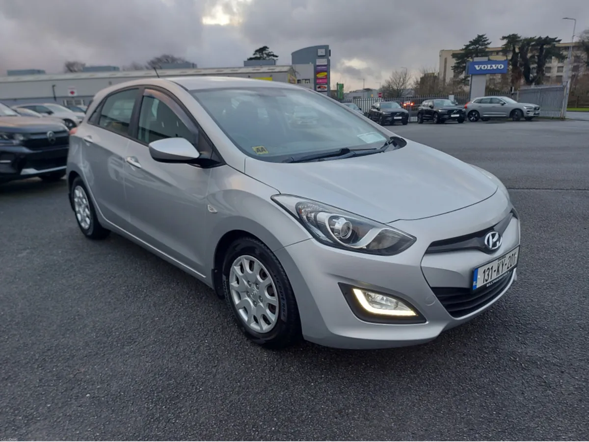 Hyundai i30 1.4 DSL CLASSIC 4DR - Image 4