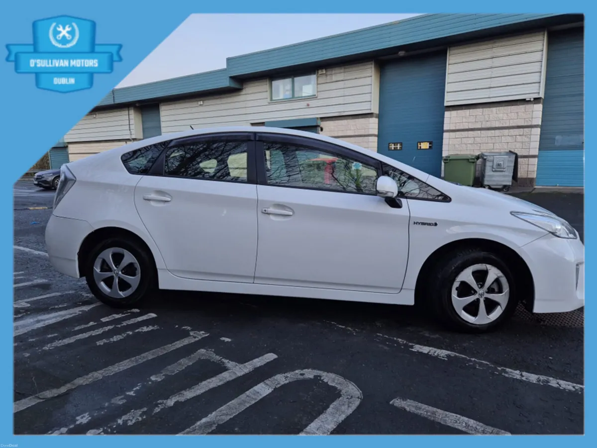 Toyota Prius / 2015 / 1.8 PETROL HYBRID / AUTO - Image 4