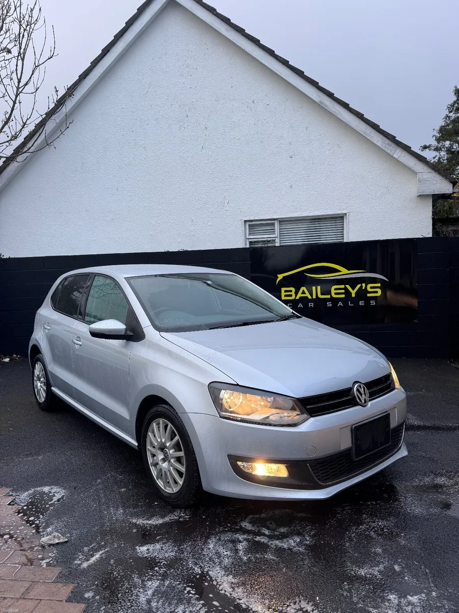 Volkswagen polo Auto with only 42000km - Image 1