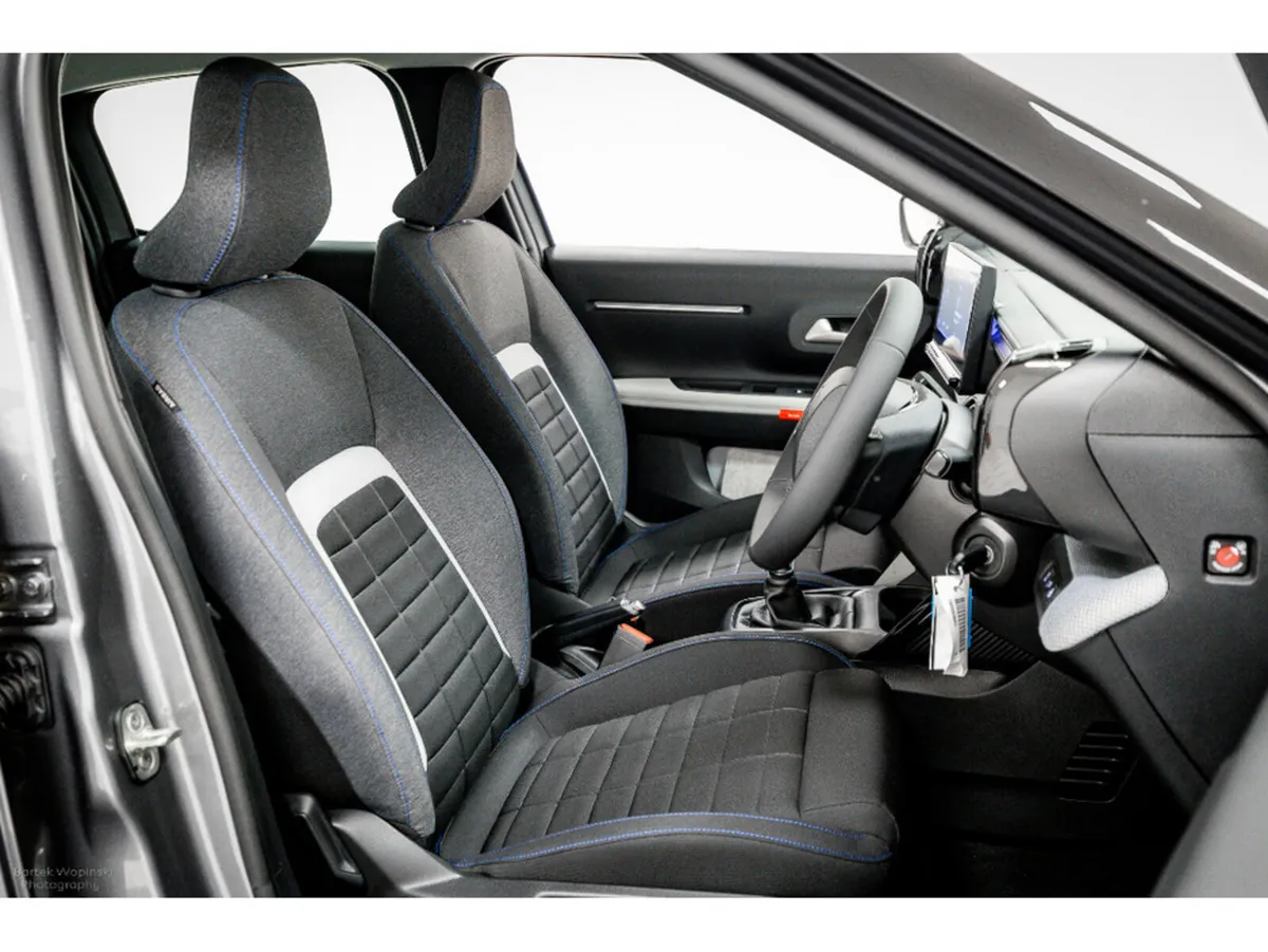 Citroen C3 Plus 1.2 Petrol 100HP - Image 3