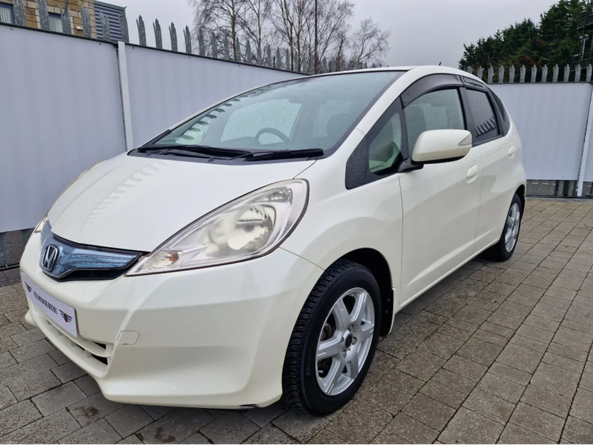 Honda Fit 1.2 PETROL AUTO - Image 3