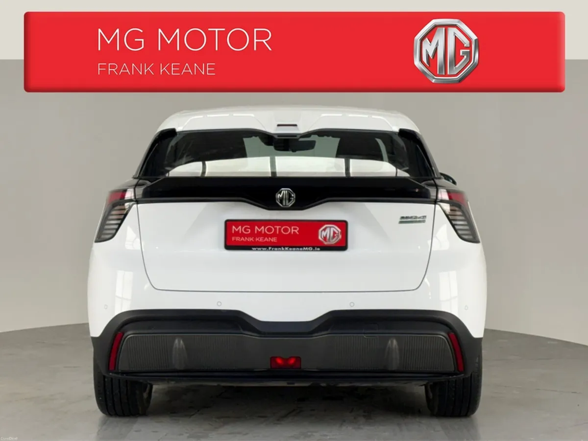 MG 4 EXCITE SHORT RANGE**BLACK CLOTH SEATS**DRIVE - Image 3