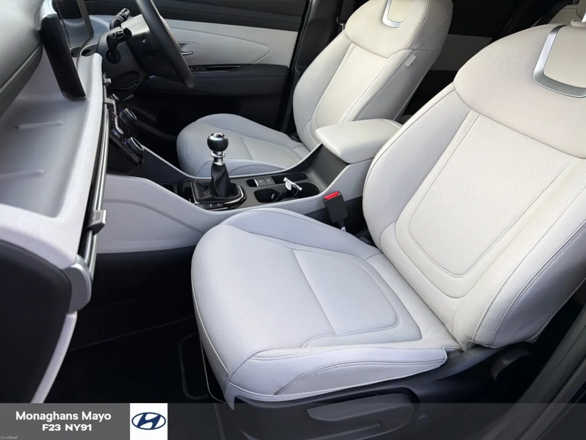 Hyundai Tucson EXECUTIVE PLUS 1.6 DIESEL 5DR - Image 4