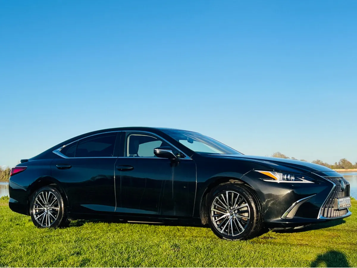 Lexus ES 300H CVT // 2.5L HYBRID // AUTOMATIC // 2 - Image 3