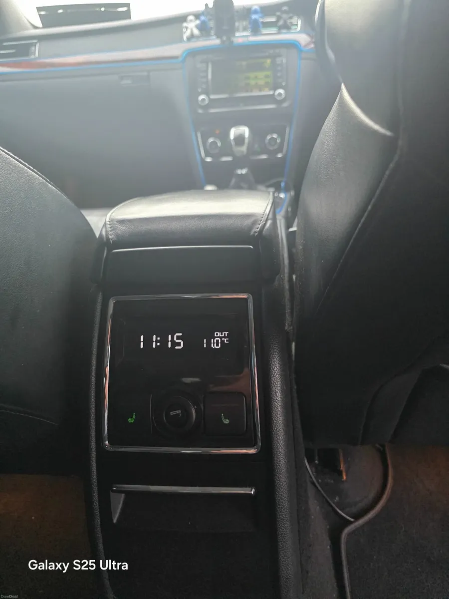 Skoda Superb 2012 - Image 3