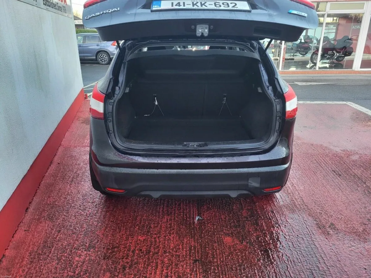Nissan Qashqai 1.5 DSL XE - Image 2