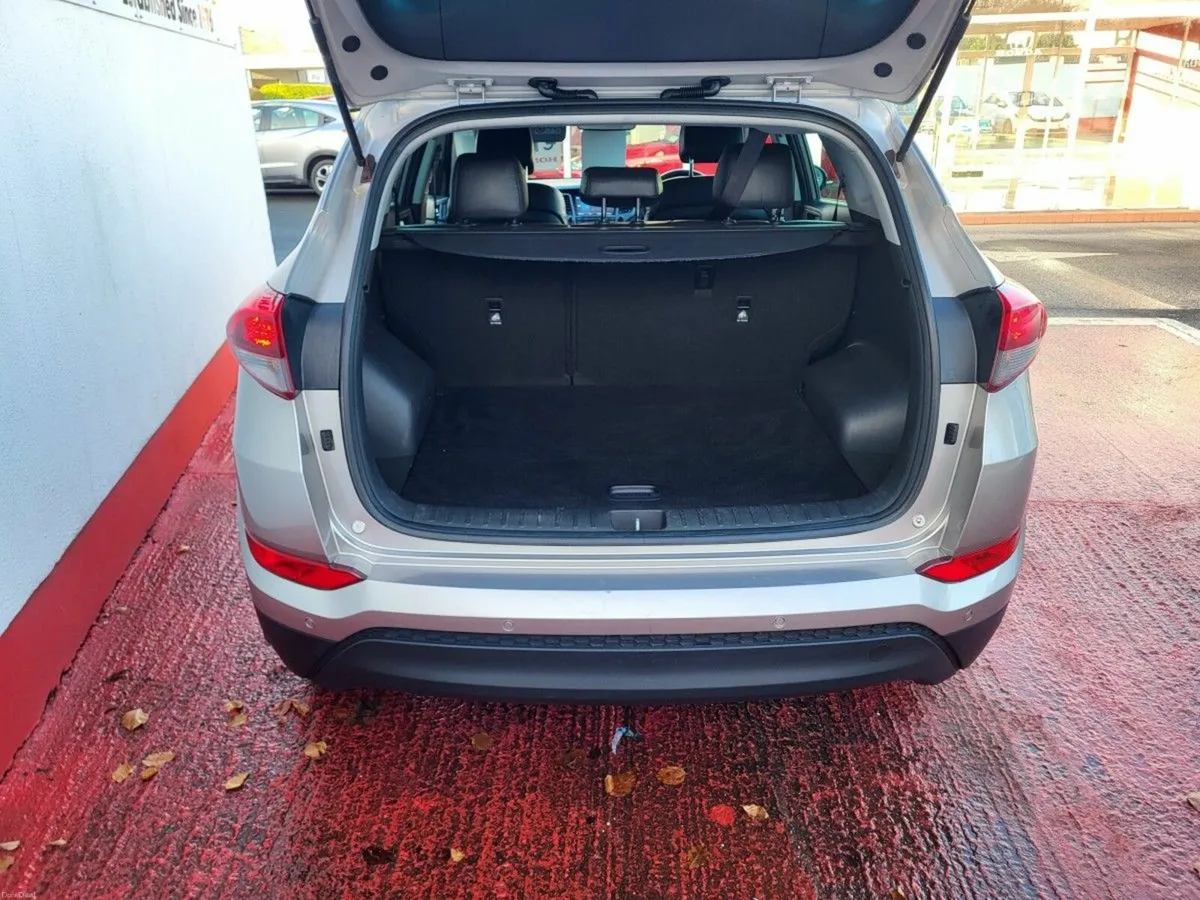 Hyundai Tucson 1.7 D Executive - Image 5