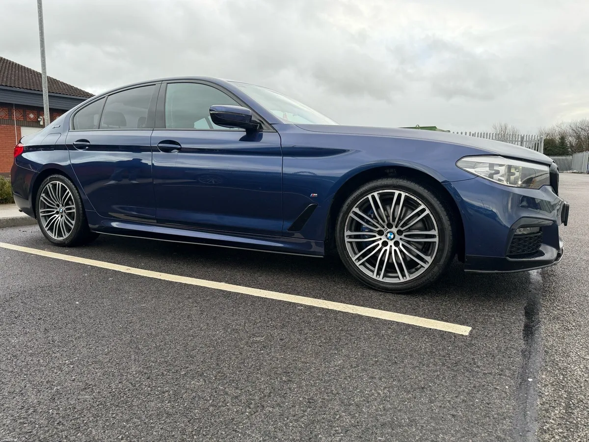 2019 BMW 530e M Sport Plug-in Hybrid Blue Metallic - Image 4