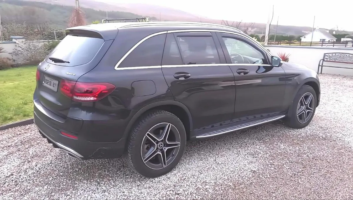 Mercedes-Benz GLC 300DE AMG LINE - Image 4