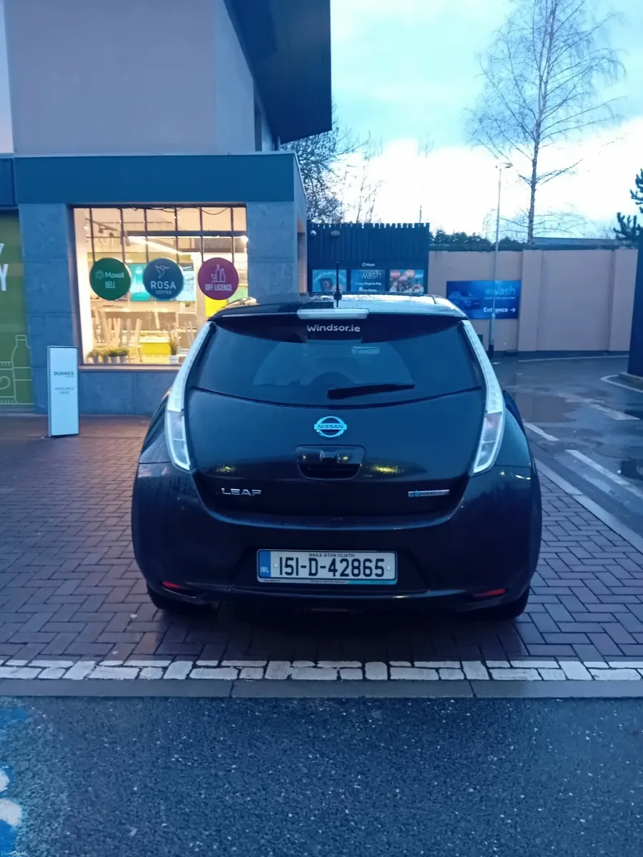 Nissan Leaf 2015 24kw NEW TYRES & 12v battery - Image 4